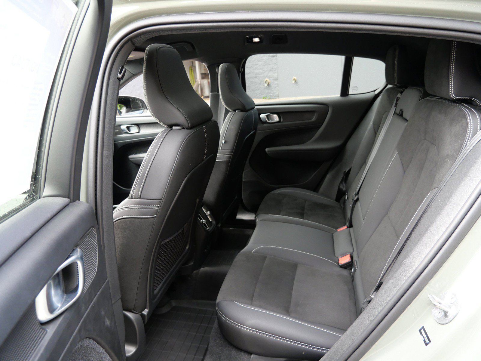 Used 2023 Volvo C40 P8 Recharge Ultimate w/ Protection Package Premier AWD/4WD image 11
