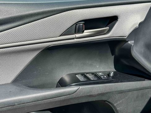 Used 2025 Toyota Camry SE w/ Convenience Package FWD image 16