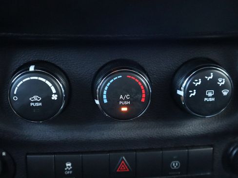 Used 2014 Jeep Wrangler Unlimited Rubicon w/ Connectivity Group image 70