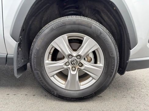 Used 2024 Toyota RAV4 XLE AWD/4WD image 28