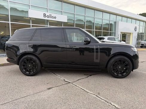 Used 2025 Land Rover Range Rover Long Wheelbase SE AWD/4WD image 2
