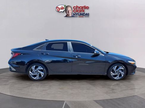 Certified 2025 Hyundai Elantra Sport FWD image 6