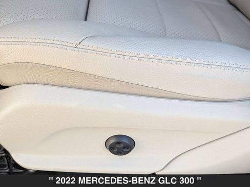 Used 2022 Mercedes-Benz GLC 300 4MATIC image 15