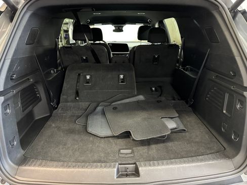 Used 2024 Chevrolet Traverse LT AWD/4WD image 7