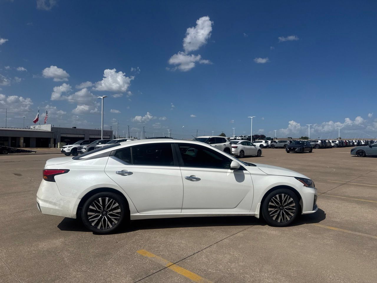 Certified 2024 Nissan Altima 2.5 SV w/ SV Premium Package FWD image 28