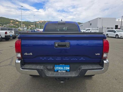Used 2022 Toyota Tacoma SR5 AWD/4WD image 4