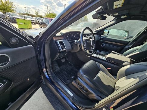 Used 2017 Land Rover Discovery HSE AWD/4WD image 10
