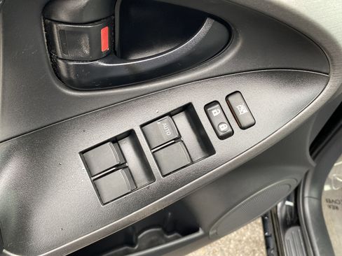 Used 2012 Toyota RAV4 4WD image 18