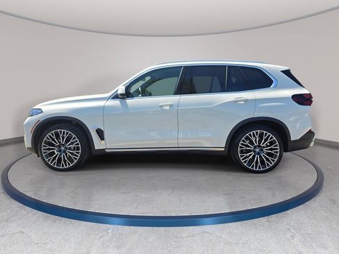 Used 2025 BMW X5 xDrive40i AWD/4WD image 9