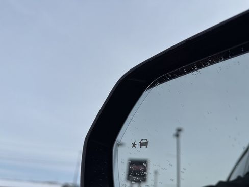 Used 2022 Cadillac XT4 Sport image 17