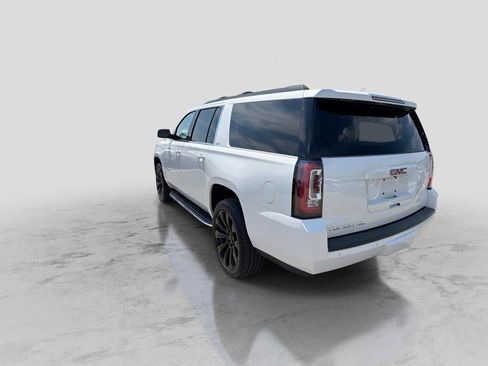 Used 2019 GMC Yukon XL SLT w/ Open Road Package AWD/4WD image 4