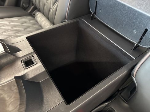 Used 2024 Nissan Armada Platinum w/ Captain's Chairs Package image 45