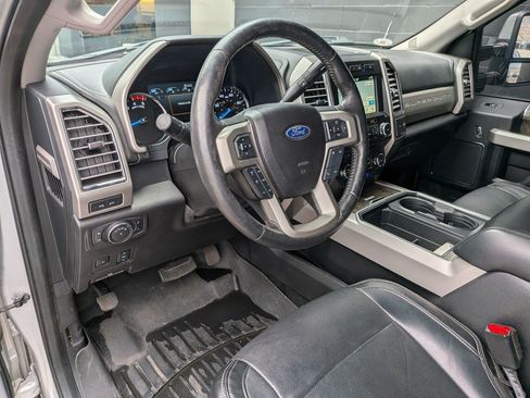Used 2017 Ford F250 Lariat w/ Lariat Ultimate Package AWD/4WD image 13
