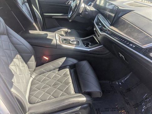 Used 2023 BMW X7 xDrive40i w/ Premium Package image 22