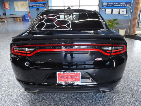 Used 2022 Dodge Charger SXT w/ Driver Convenience Group AWD/4WD image 4