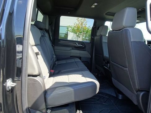 Used 2025 Chevrolet Silverado 2500 ZR2 w/ Technology Package AWD/4WD image 19