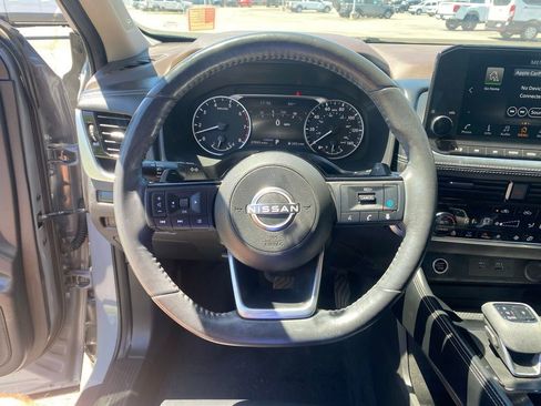 Used 2023 Nissan Rogue SL w/ SL Premium Package FWD image 16