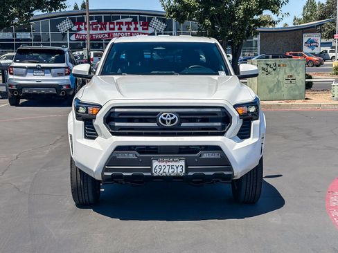 Used 2024 Toyota Tacoma SR5 AWD/4WD image 6
