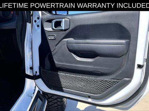 Used 2024 Jeep Gladiator Rubicon w/ Convenience Group AWD/4WD image 24