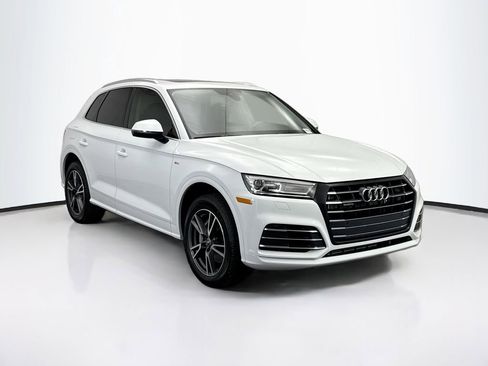 Used 2020 Audi Q5 e Premium w/ Convenience Package image 3