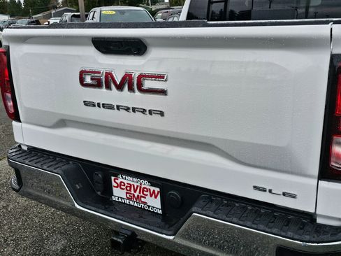 New 2026 GMC Sierra 1500 SLE w/ Preferred Package image 13