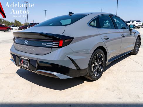 Used 2024 Hyundai Sonata SEL FWD image 3