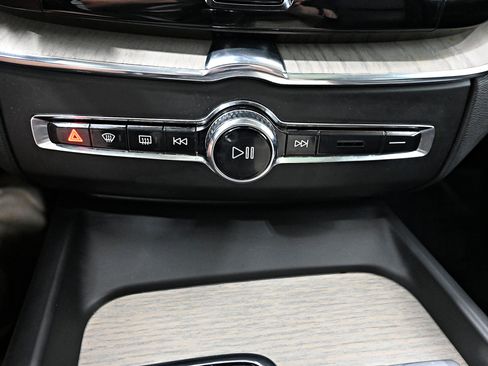 Used 2020 Volvo XC60 T6 Inscription AWD/4WD image 17