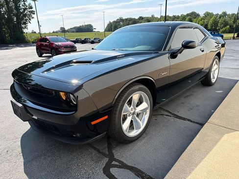 Certified 2018 Dodge Challenger R/T Plus RWD image 14