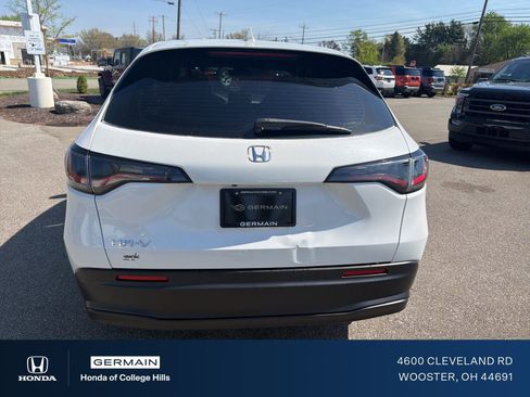 Used 2023 Honda HR-V LX image 7