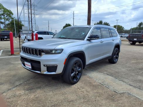 Used 2025 Jeep Grand Cherokee L Limited w/ Trailer Tow Package RWD image 25