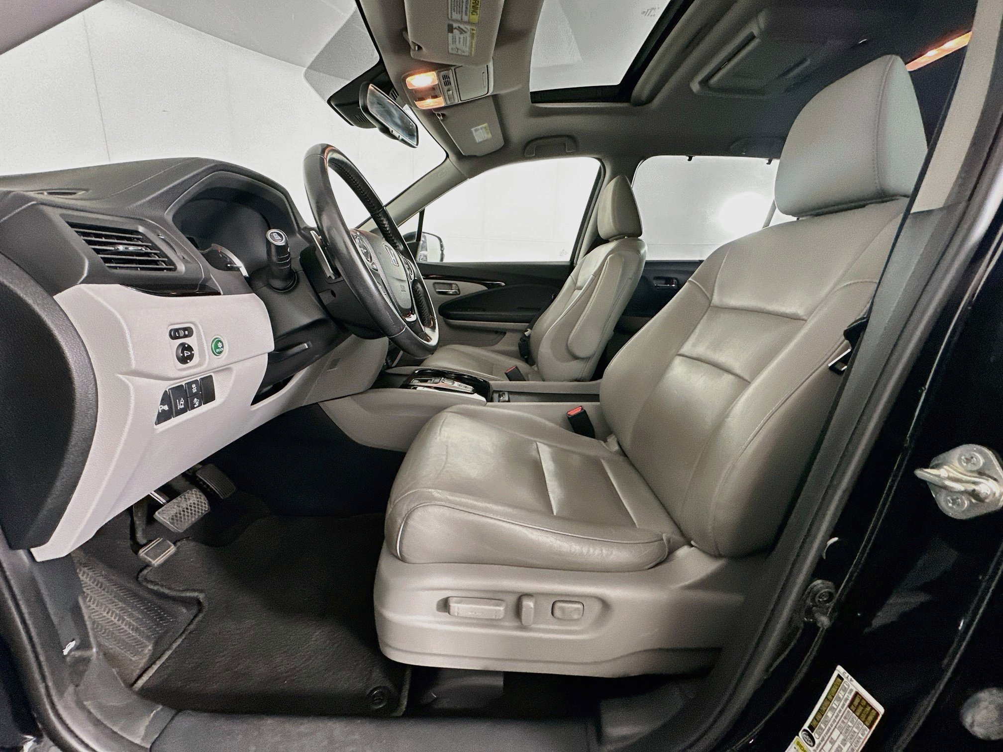 Used 2016 Honda Pilot Touring image 13