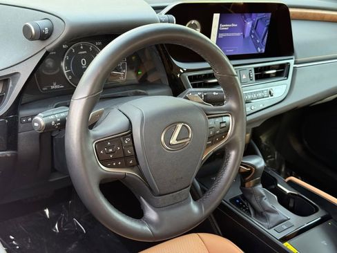 Certified 2024 Lexus ES 350 w/ Premium Package image 16