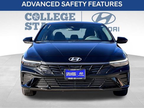 Used 2024 Hyundai Elantra SEL FWD image 10