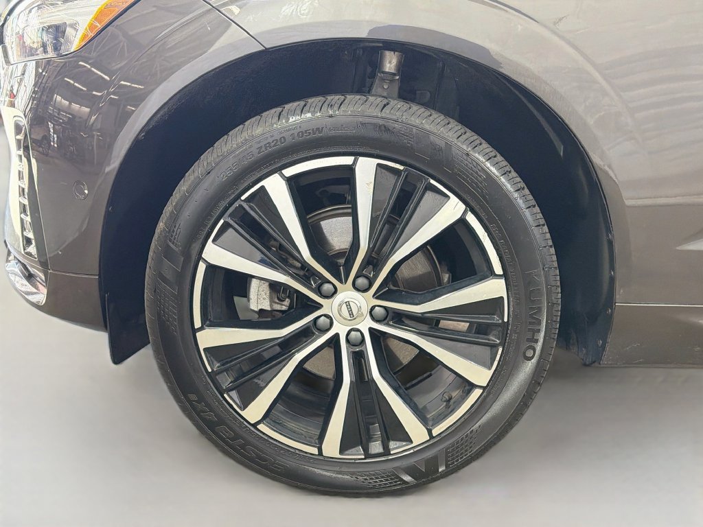 Used 2025 Volvo XC60 B5 Plus AWD/4WD image 33