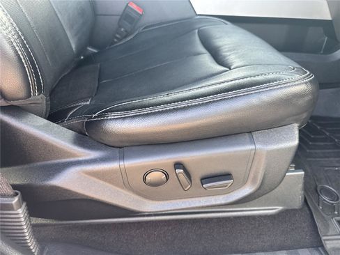 Used 2019 Ford F150 Lariat w/ Equipment Group 502A Luxury AWD/4WD image 38