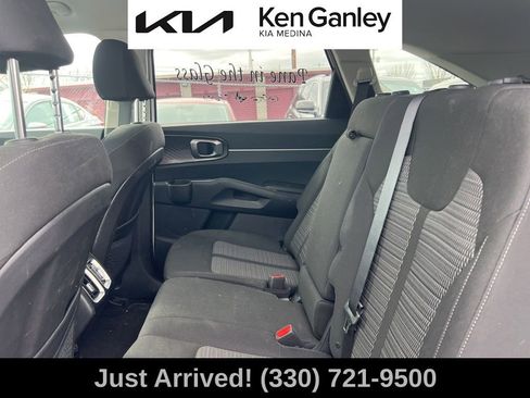 Certified 2023 Kia Sorento LX image 10