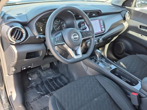 Used 2023 Nissan Kicks SV w/ Interior Electronics Package FWD image 11