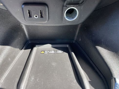 Used 2023 Chevrolet Traverse LT image 19