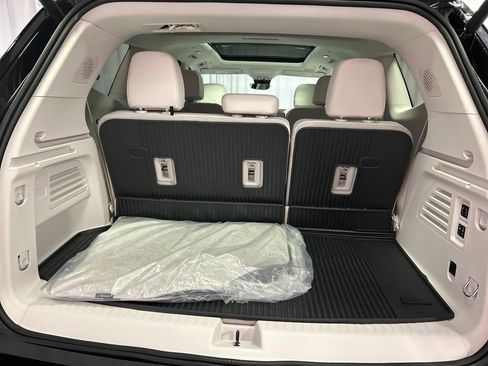 New 2026 Buick Enclave Avenir image 24