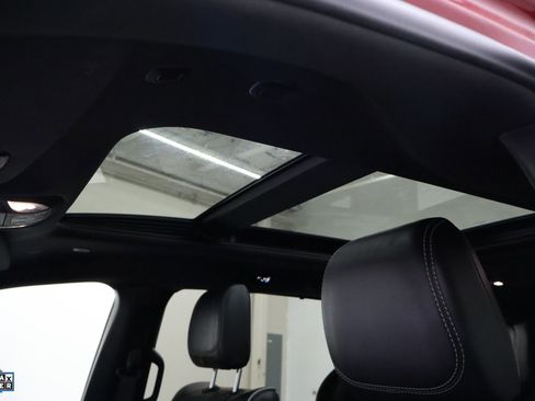 Used 2025 Chrysler Pacifica Limited image 22