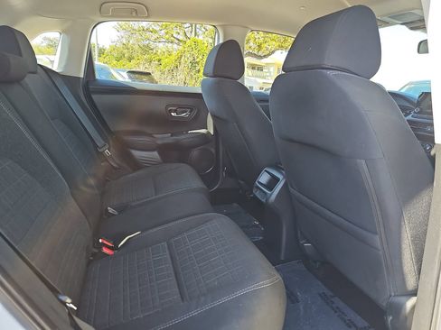 Used 2025 Honda HR-V LX image 11