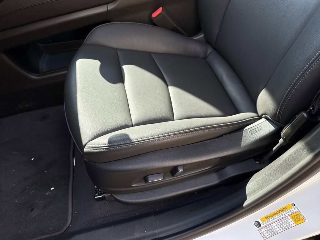 New 2025 Cadillac XT6 Luxury FWD image 15