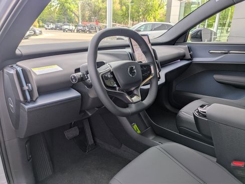 New 2026 Volvo EX30 Plus w/ Climate Package image 10