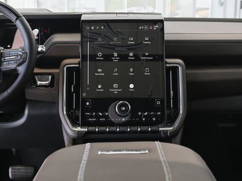 New 2026 GMC Yukon Denali Ultimate w/ LPO, Floor Liner Package image 30