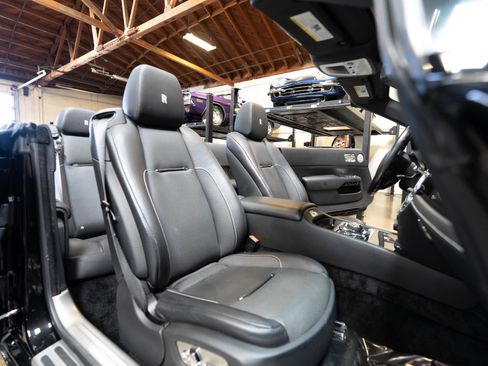 Used 2020 Rolls-Royce Dawn image 72