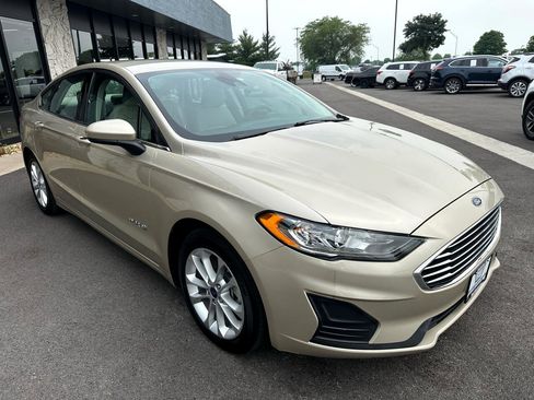 Used 2019 Ford Fusion SE image 9