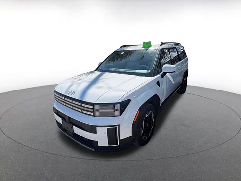 Used 2025 Hyundai Santa Fe SEL image 3