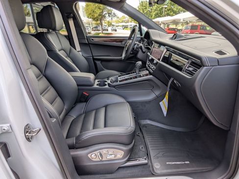 New 2026 Porsche Macan S image 25