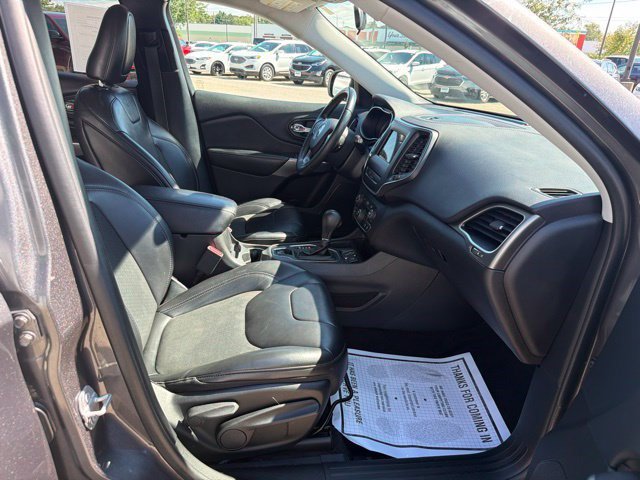 Used 2019 Jeep Cherokee Latitude Plus FWD image 20