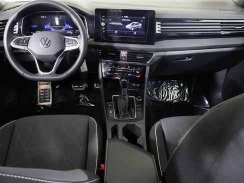 Used 2025 Volkswagen Jetta Sport image 25